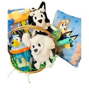 Bluey gift bundle soft throw 40 by 50 soft pillow ,bubble wand ,drink container